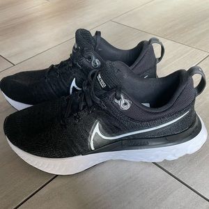 Womens Nike react infinity flyknit